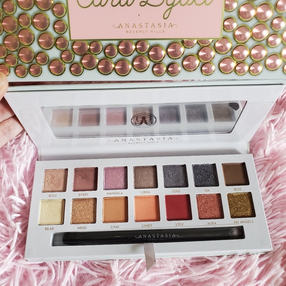 Anastasia Beverly Hills Palette Bundle - Picture 3 of 5